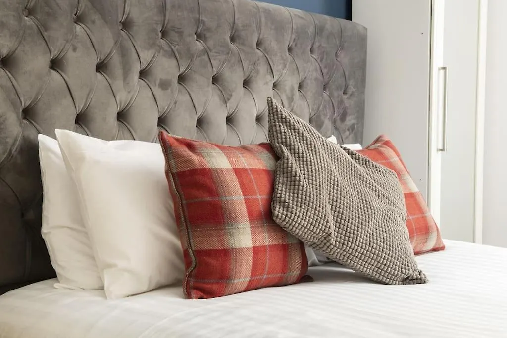 Luxurious 3 Bedroom Apartment In Park Estate Nottingham 0*,  United Kingdom